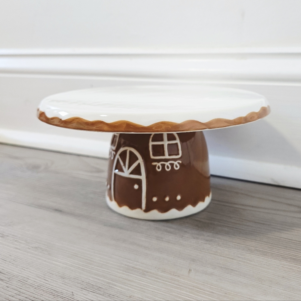 Target Bullseye Playground Christmas 2025 Ceramic Gingerbread Cake Stand - Picture 3 of 8